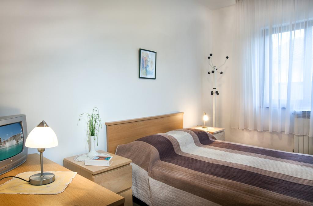 B&B Moderno Fažana Oda fotoğraf