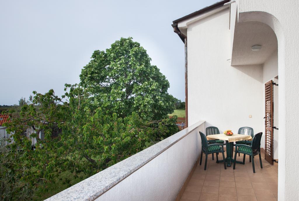 B&B Moderno Fažana Oda fotoğraf