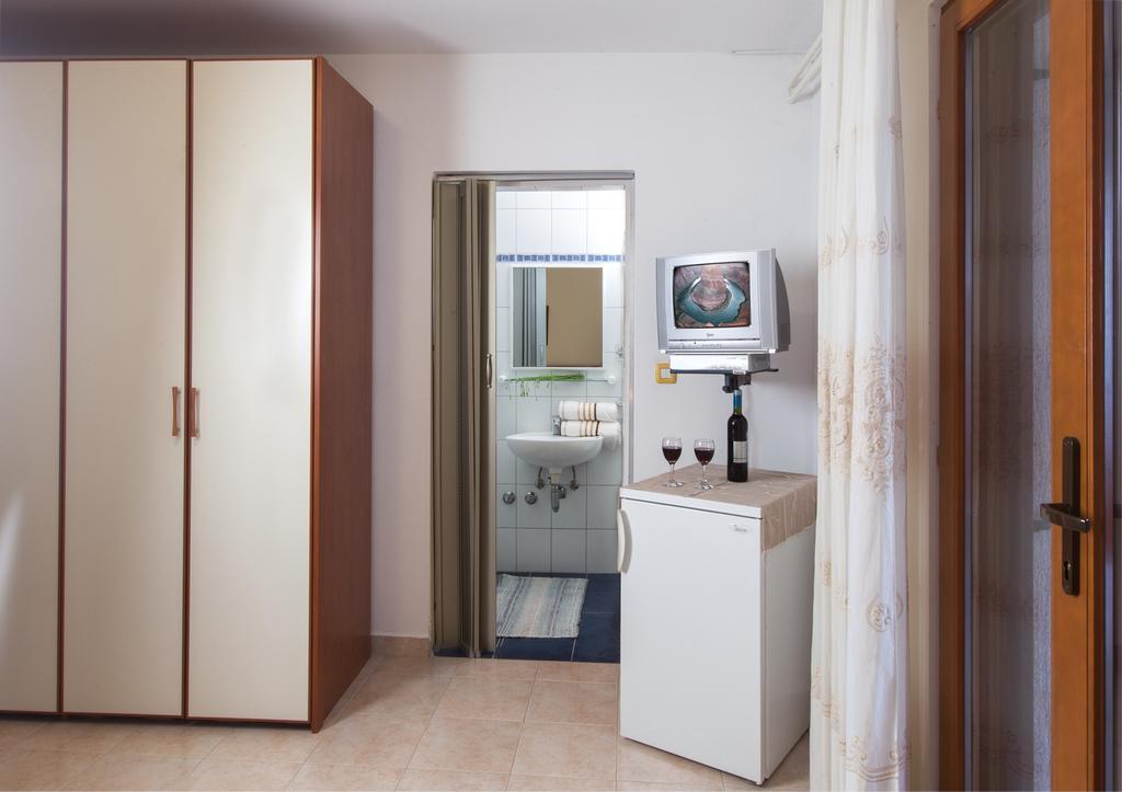 B&B Moderno Fažana Oda fotoğraf
